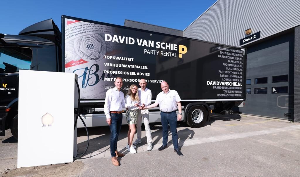 Mercedes-Benz eActros voor David van Schie Party Rental